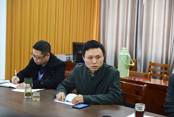 说明: http://www.xyu.edu.cn/uploads/allimg/190307/18-1Z30GJ341.jpg